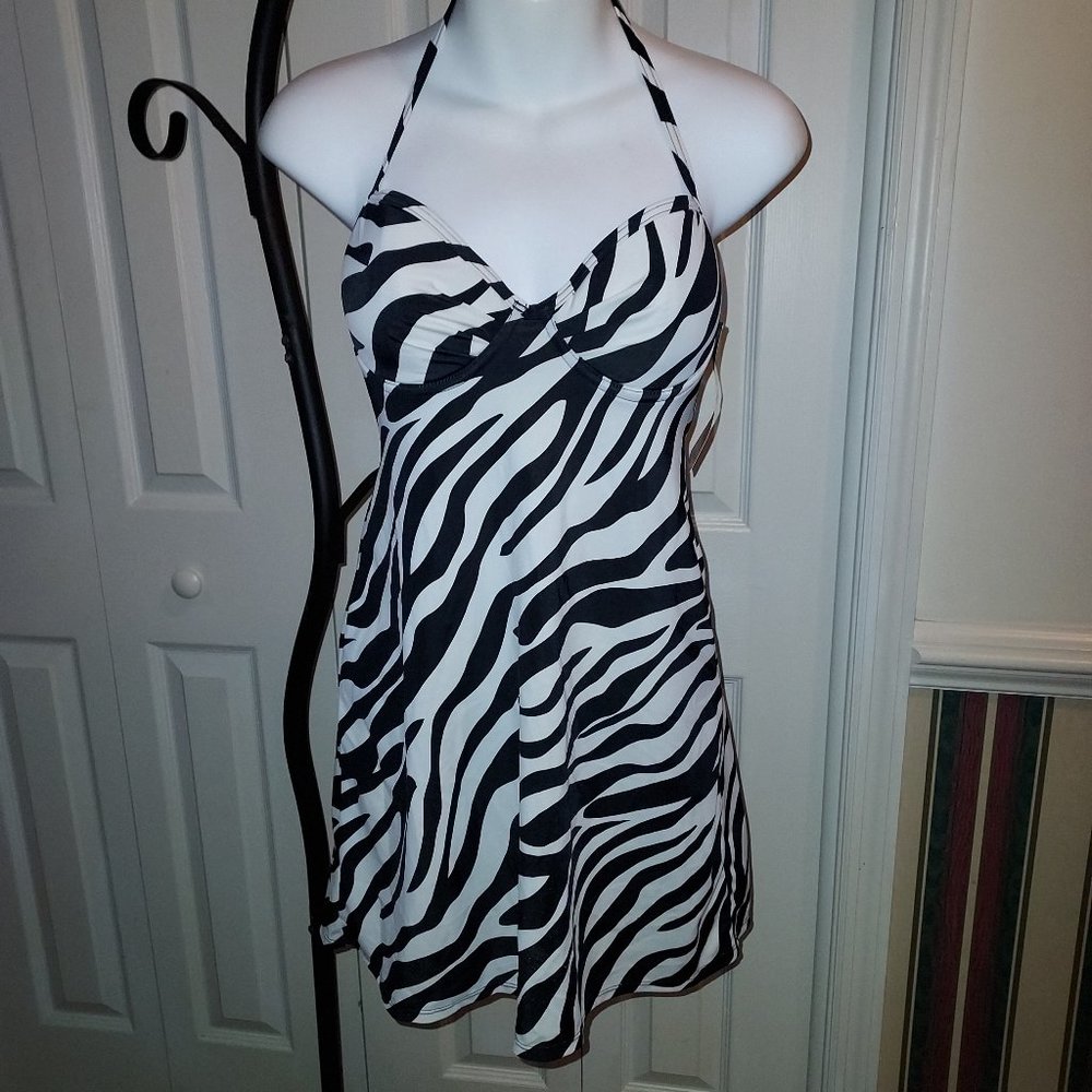 Smart & Sexy Bathing Swimsuit with bottoms Size 34B with bottom Size M NWT